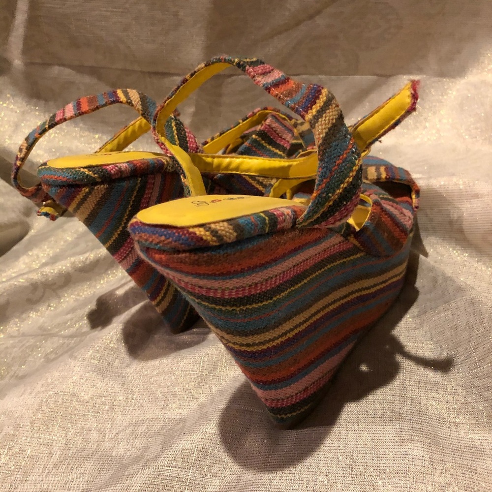 Heels - Picture 3 of 3